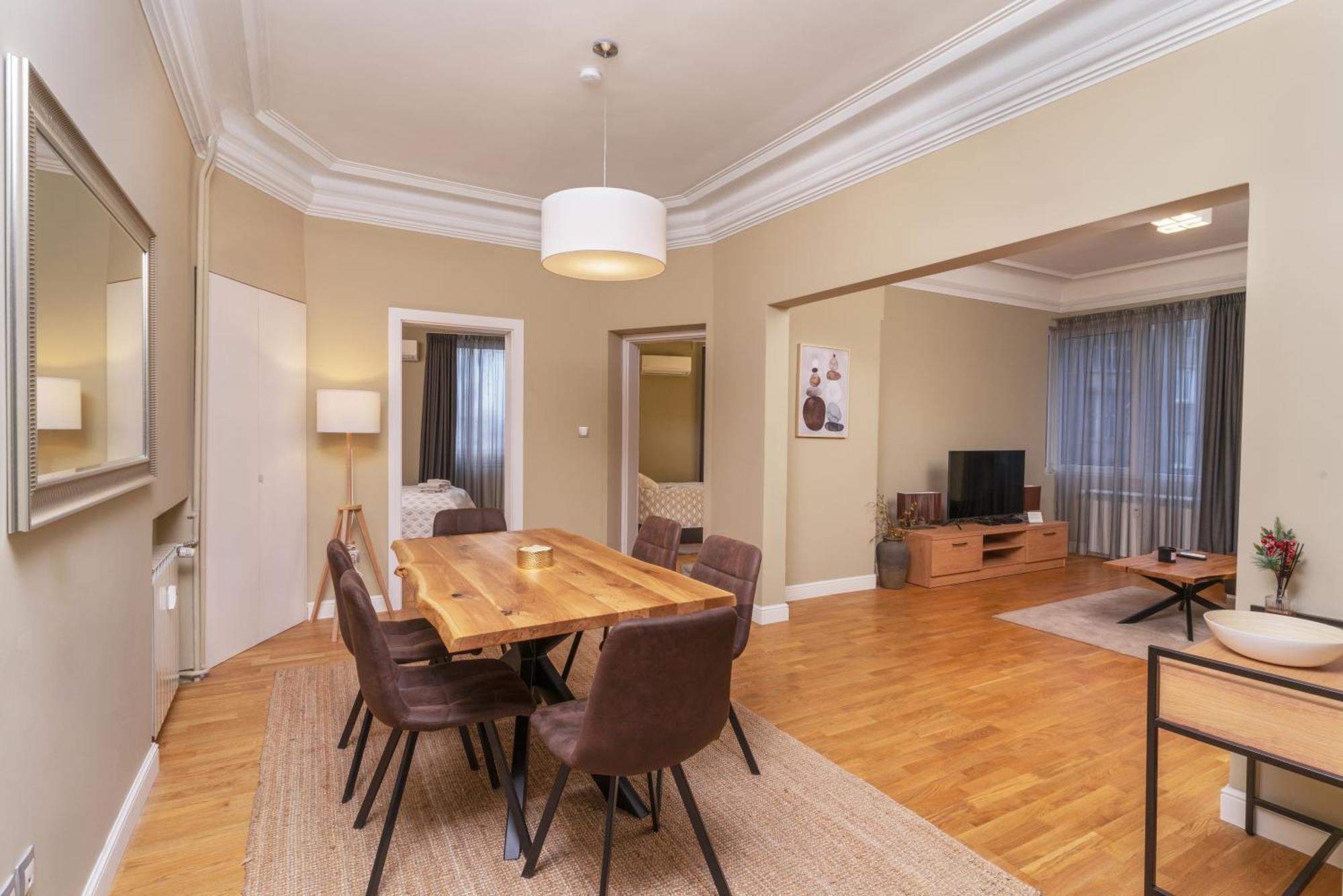 Stunning Luxury 3 Bedroom Apt In The Heart Of Town София Екстериор снимка