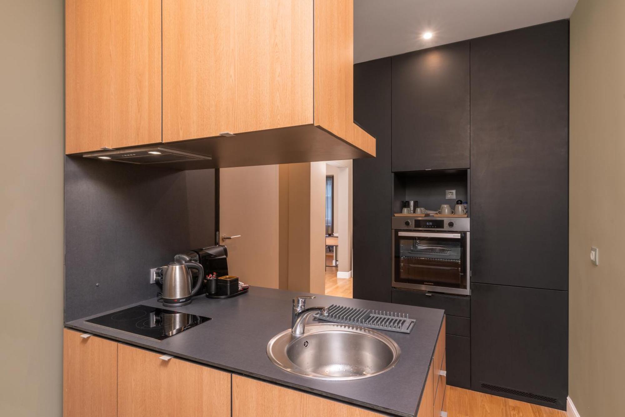 Stunning Luxury 3 Bedroom Apt In The Heart Of Town София Екстериор снимка