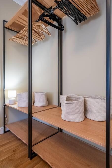 Stunning Luxury 3 Bedroom Apt In The Heart Of Town София Екстериор снимка